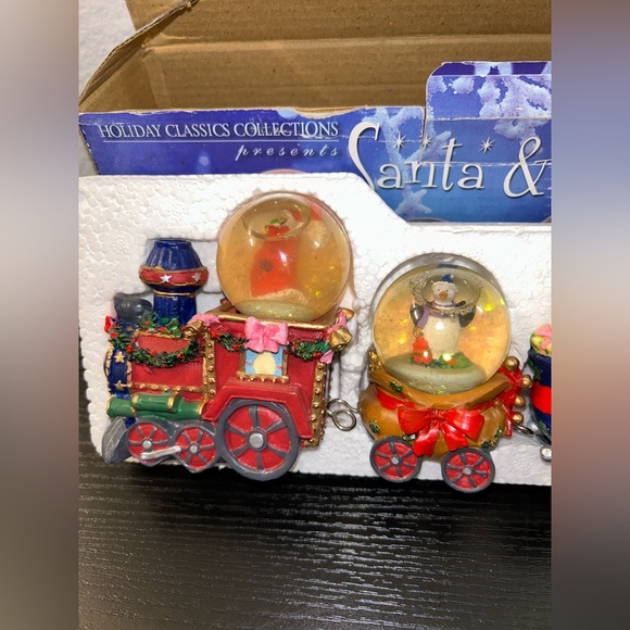 Set of 4 Santa & Friends Snow Globe Train Christmas Holiday Classics Collection - Picture 2 of 5